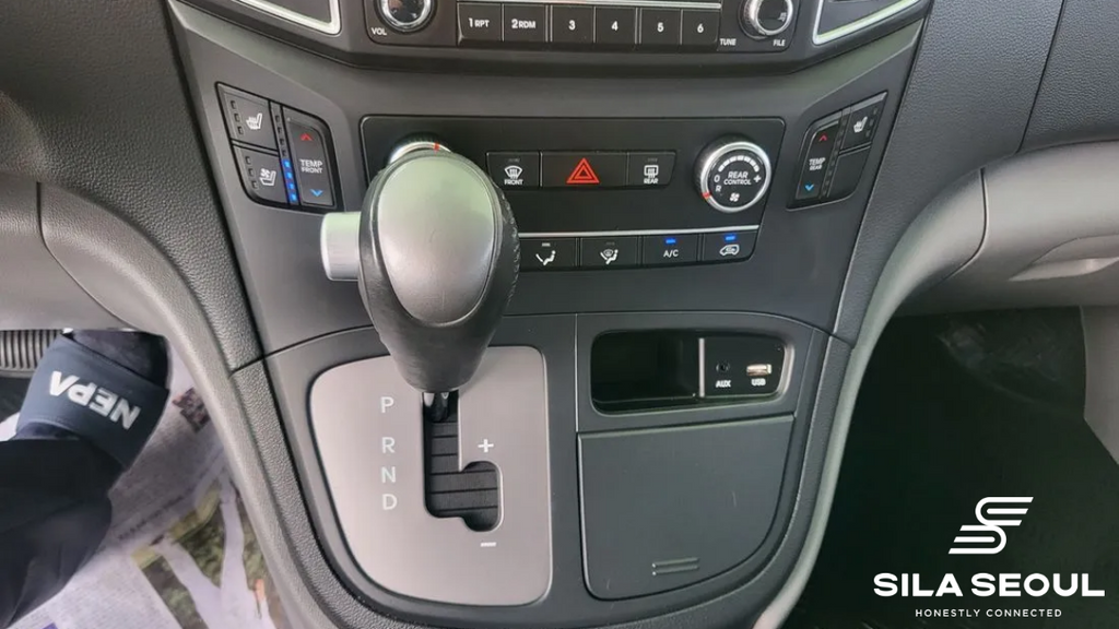 2019 Hyundai The New Grand Starex Wagon 11-seater Smart - SILASEOUL